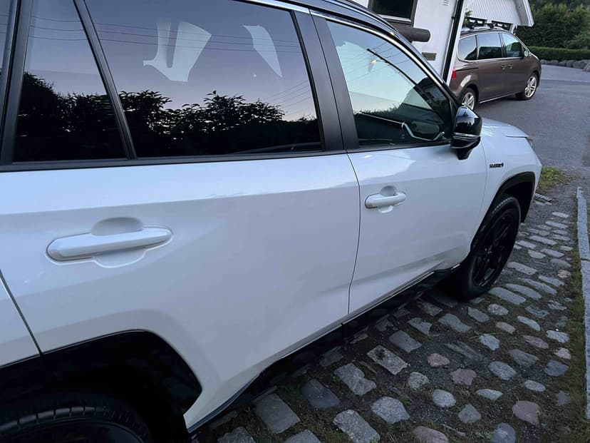 Rav4 fra siden
